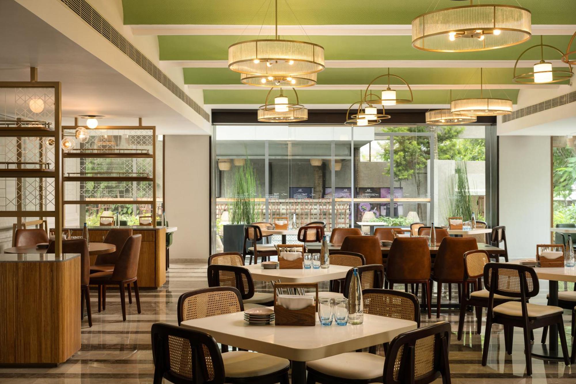 Grand Mercure Bangalore - An Accor Brand Екстериор снимка