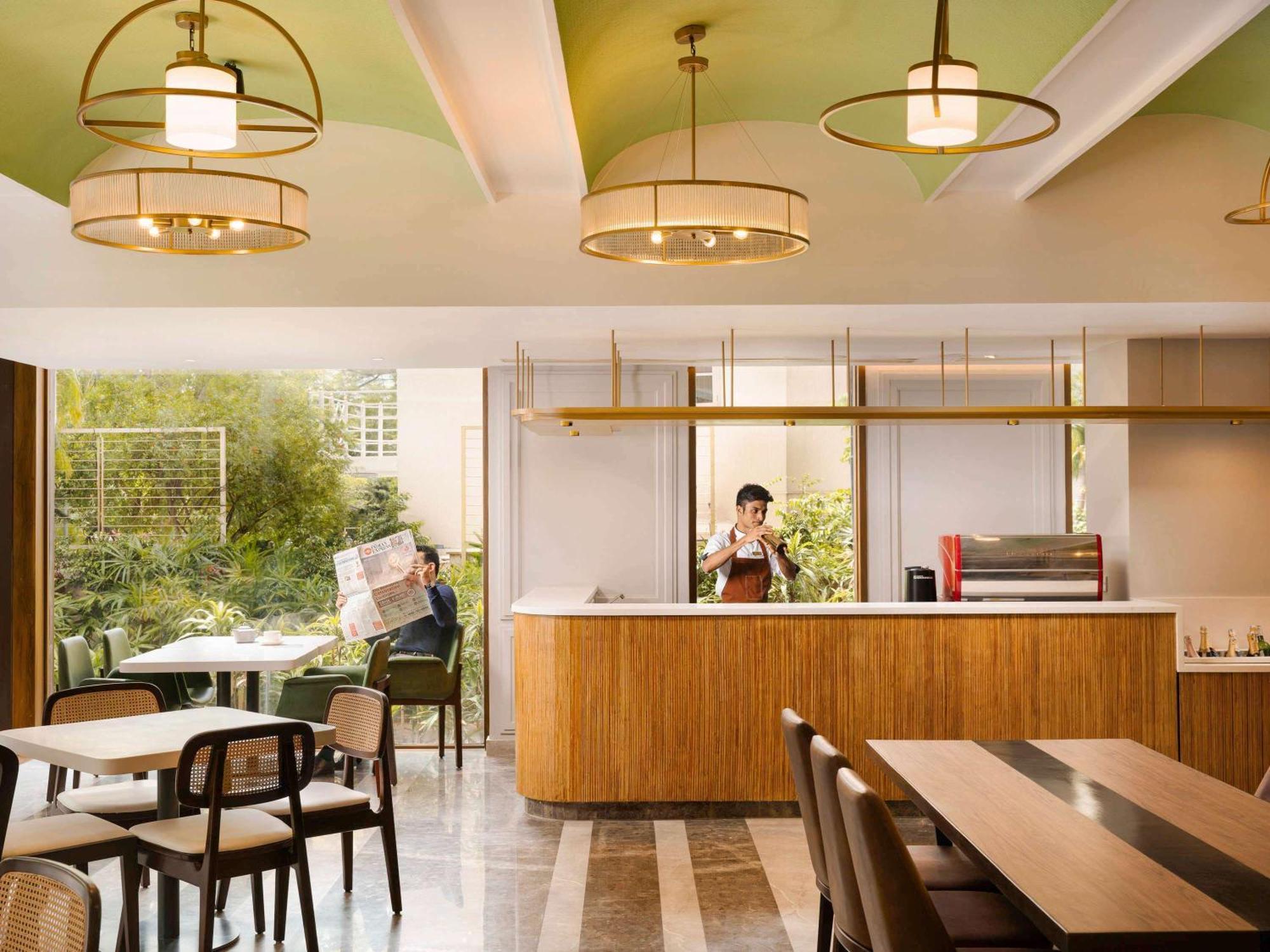 Grand Mercure Bangalore - An Accor Brand Екстериор снимка